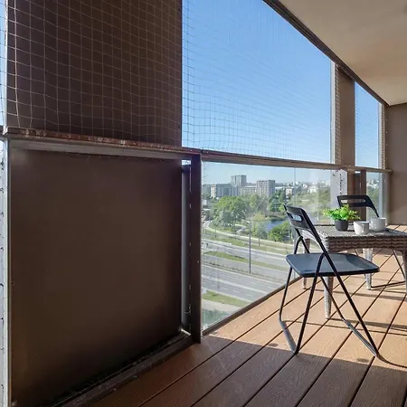 Lejlighed Comfortable With Parking And Balcony Next To Metro In By Renters Warszawa