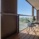 Lägenhet Comfortable With Parking And Balcony Next To Metro In By Renters Warszawa