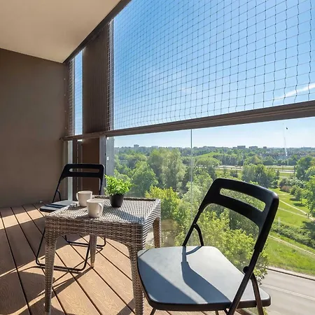 Comfortable With Parking And Balcony Next To Metro In By Renters Apartman *