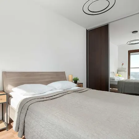 Comfortable With Parking And Balcony Next To Metro In By Renters Apartman *