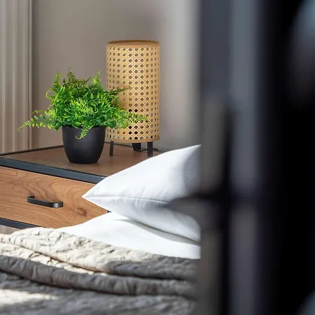 Apartman Comfortable With Parking And Balcony Next To Metro In By Renters